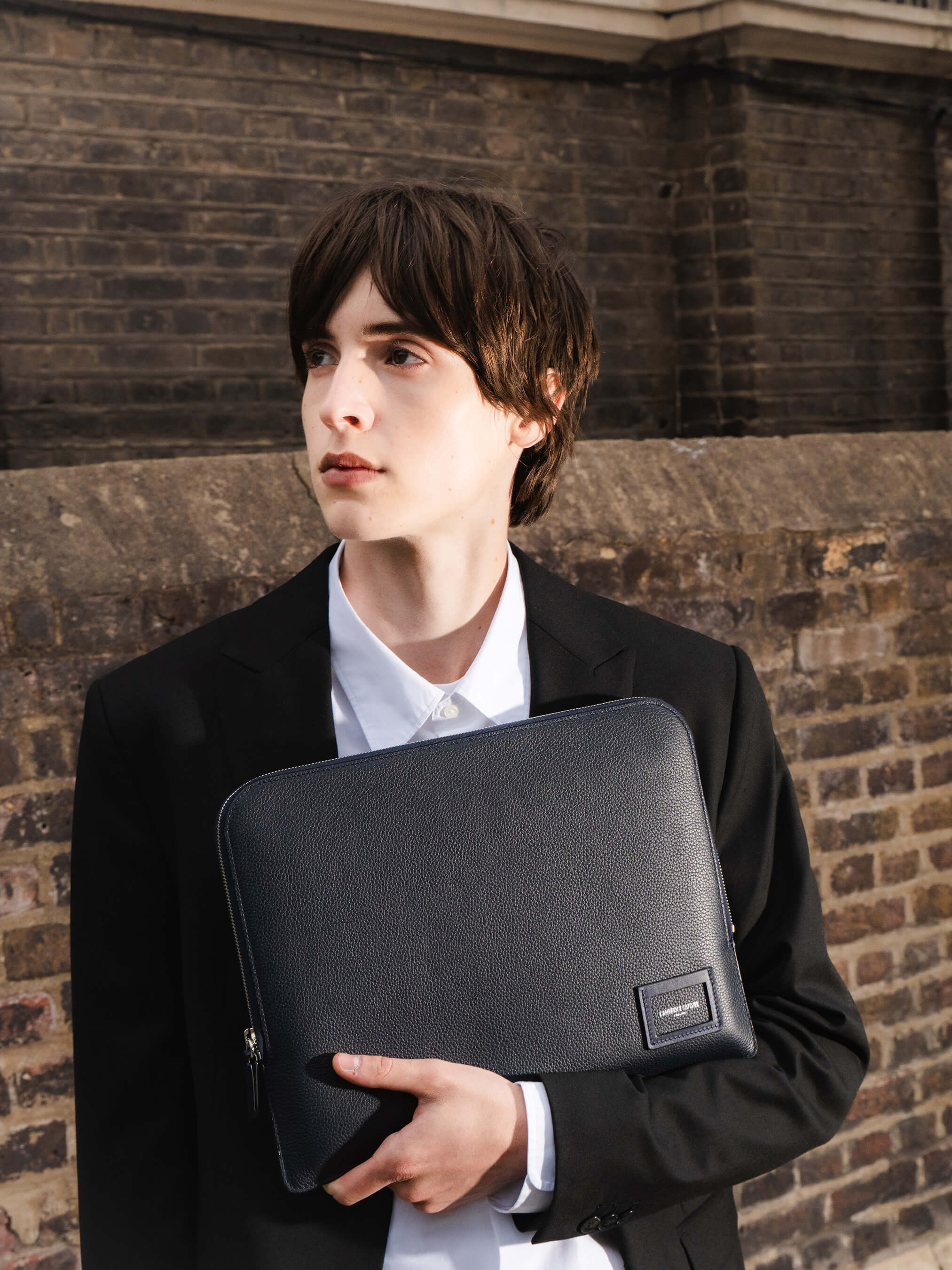 The Zipped Folio - Ink Calf Grain