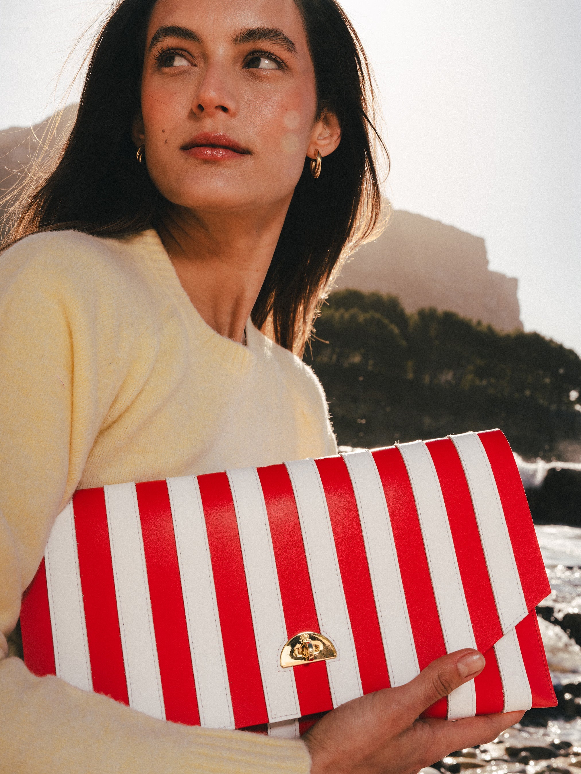 The Oversized Twist Lock Pouch - Bright Red & Brilliant White